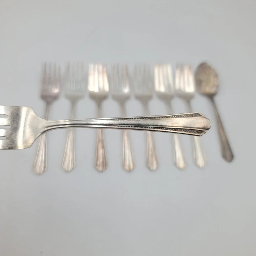 9pc Wm A Rogers Corydon Mary Lee Silverplate Flatware Set 8 Forks 1 Sugar Spoon